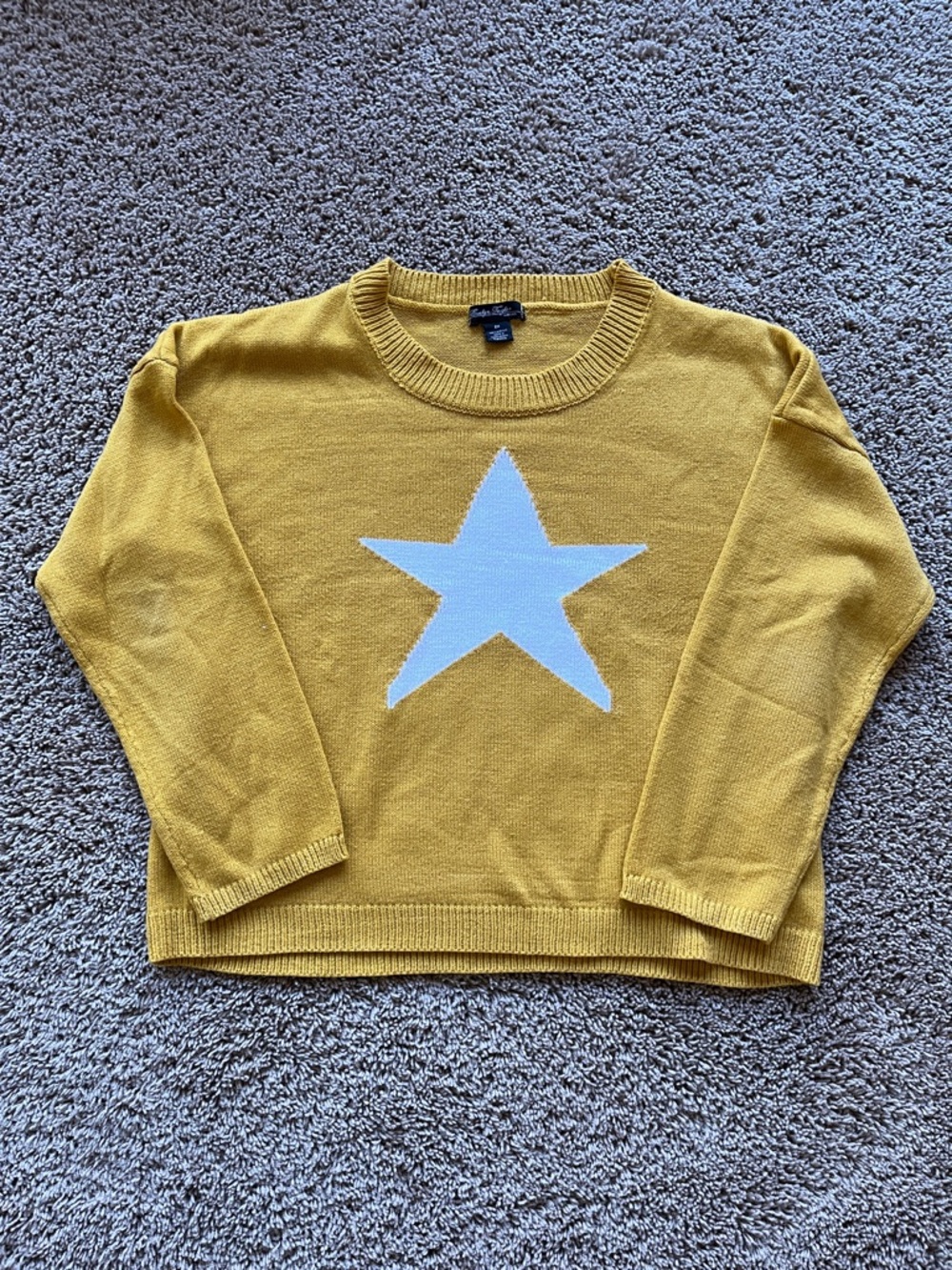 Evelyn Taylor Yellow Crewneck Sweater with White Star size 2X